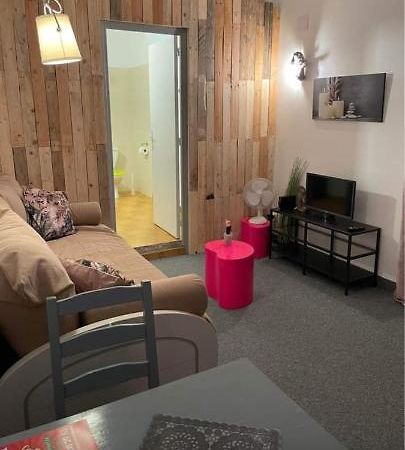 Le Studio Ξενοδοχείο Barjols Εξωτερικό φωτογραφία