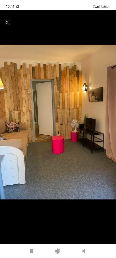 Le Studio Ξενοδοχείο Barjols Εξωτερικό φωτογραφία